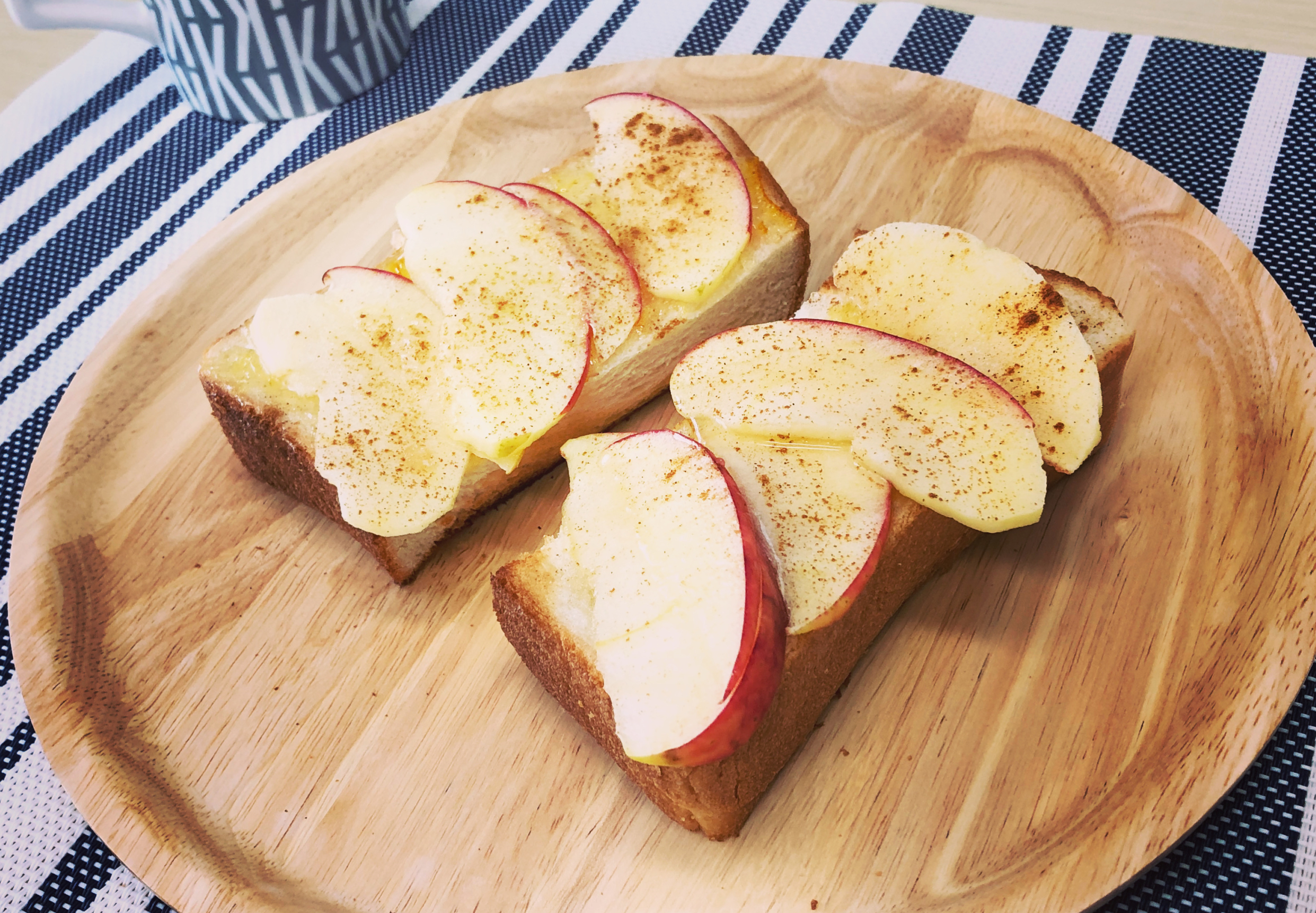 食パン リンゴアレンジ